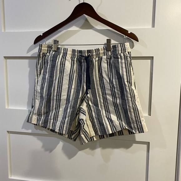 L. L. Bean Women’s Shorts. Women’s size 8 - Picture 5 of 14